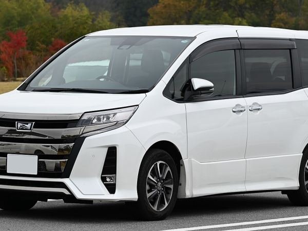 Toyota Noah Hybrid Si 2016 Microbus