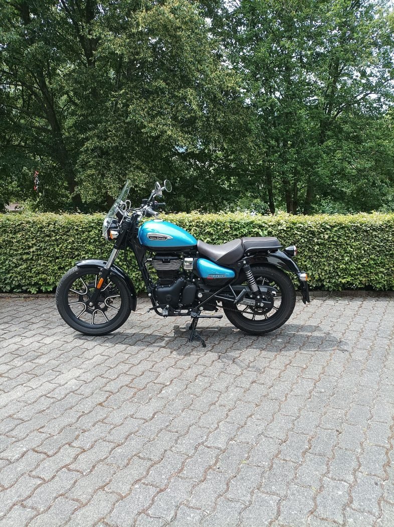 Royal Enfield Classic 350 Signals 2024